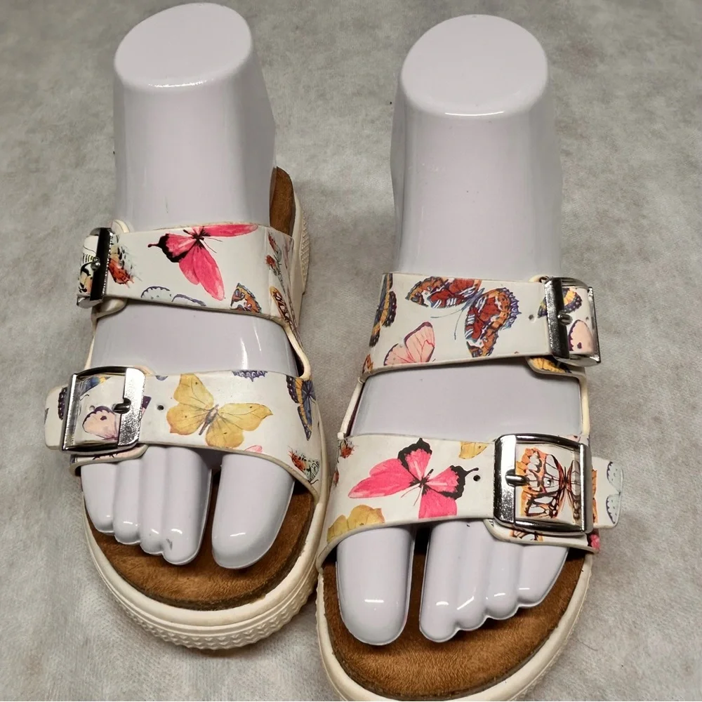 Wonder Nation White and Pink Sandals with Floral‎ Design